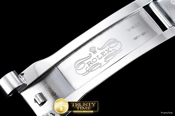 0213 RDD0215E – DayDate 36mm Tailored 688